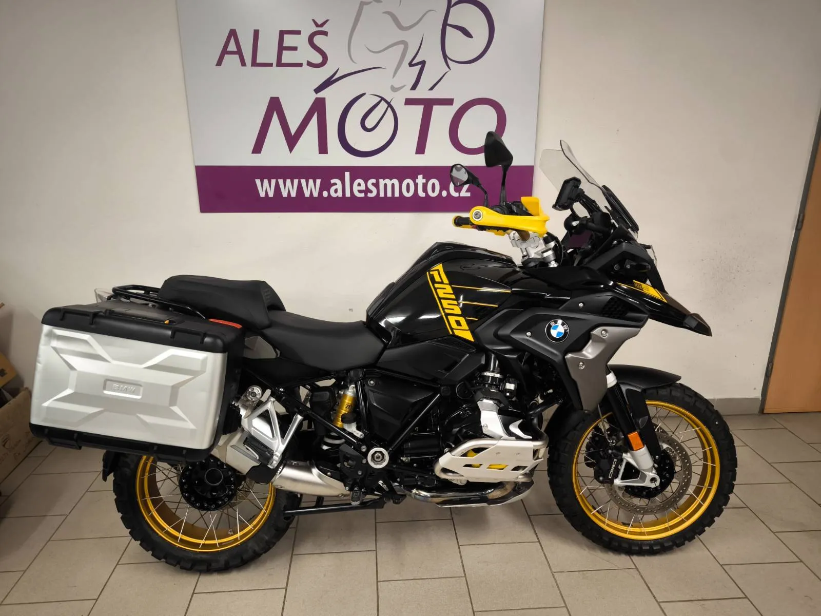 BMW R 1250 GS výroční model 40 let GS