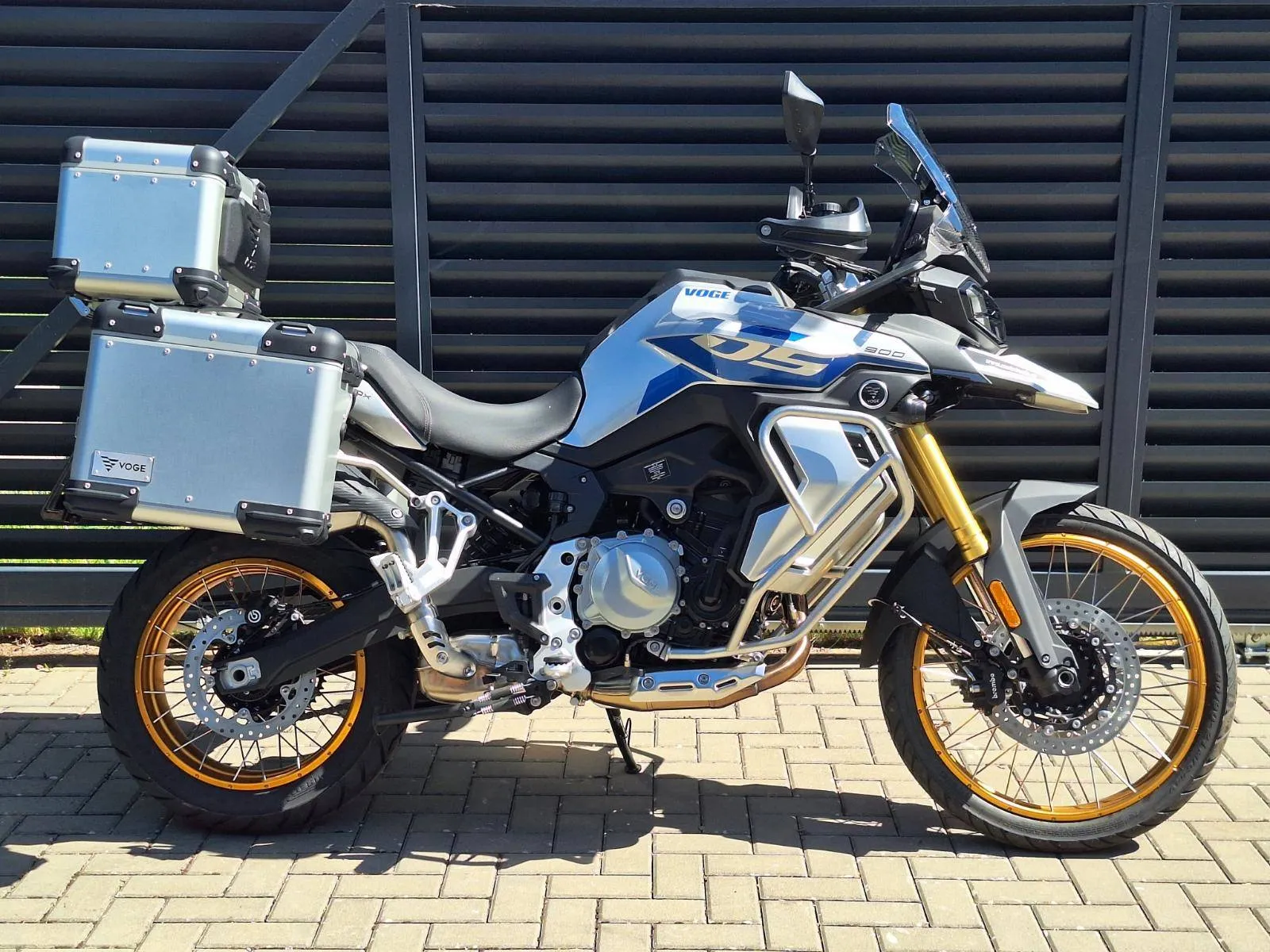 Voge 900 DSX