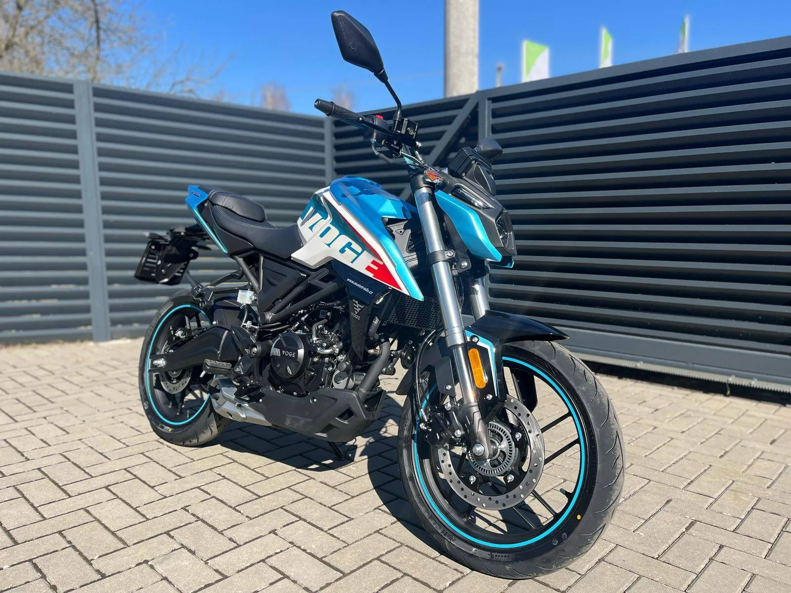 Voge 125 R -modrá