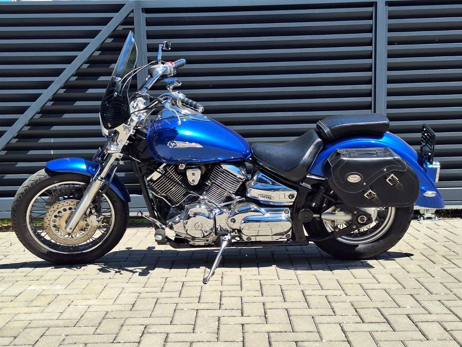 Yamaha XVS 1100 DragStar modrá